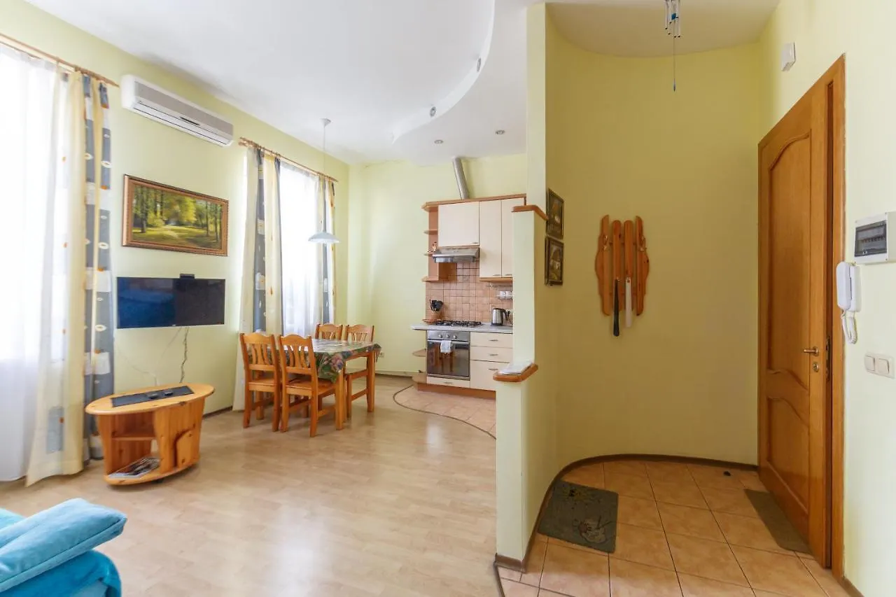 Super Apartment In Heart Of Podol Kiev